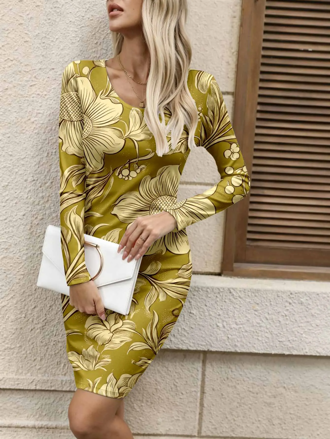 Women's long sleeved slim fit short skirt, tailored to highlight waistline and optimize body proportions