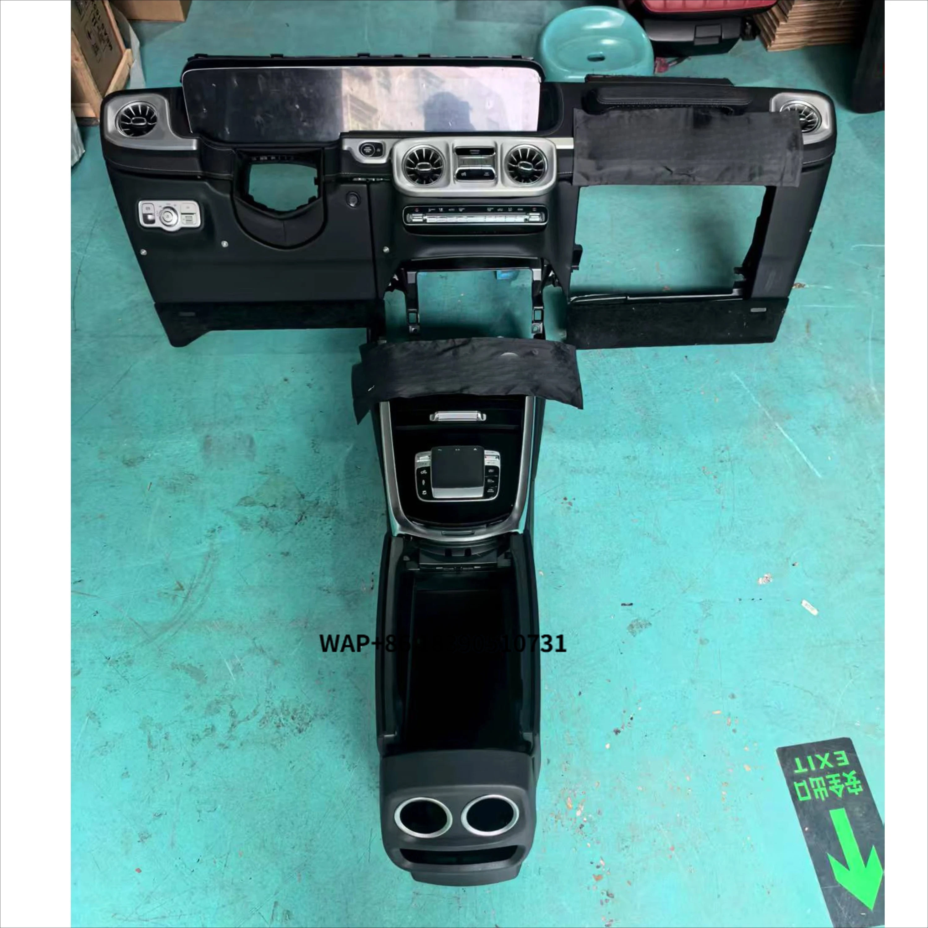 

Upgraded to 2025 Center Console and Center Armrest for G500 G350 G63 G55 G65 2019-2024