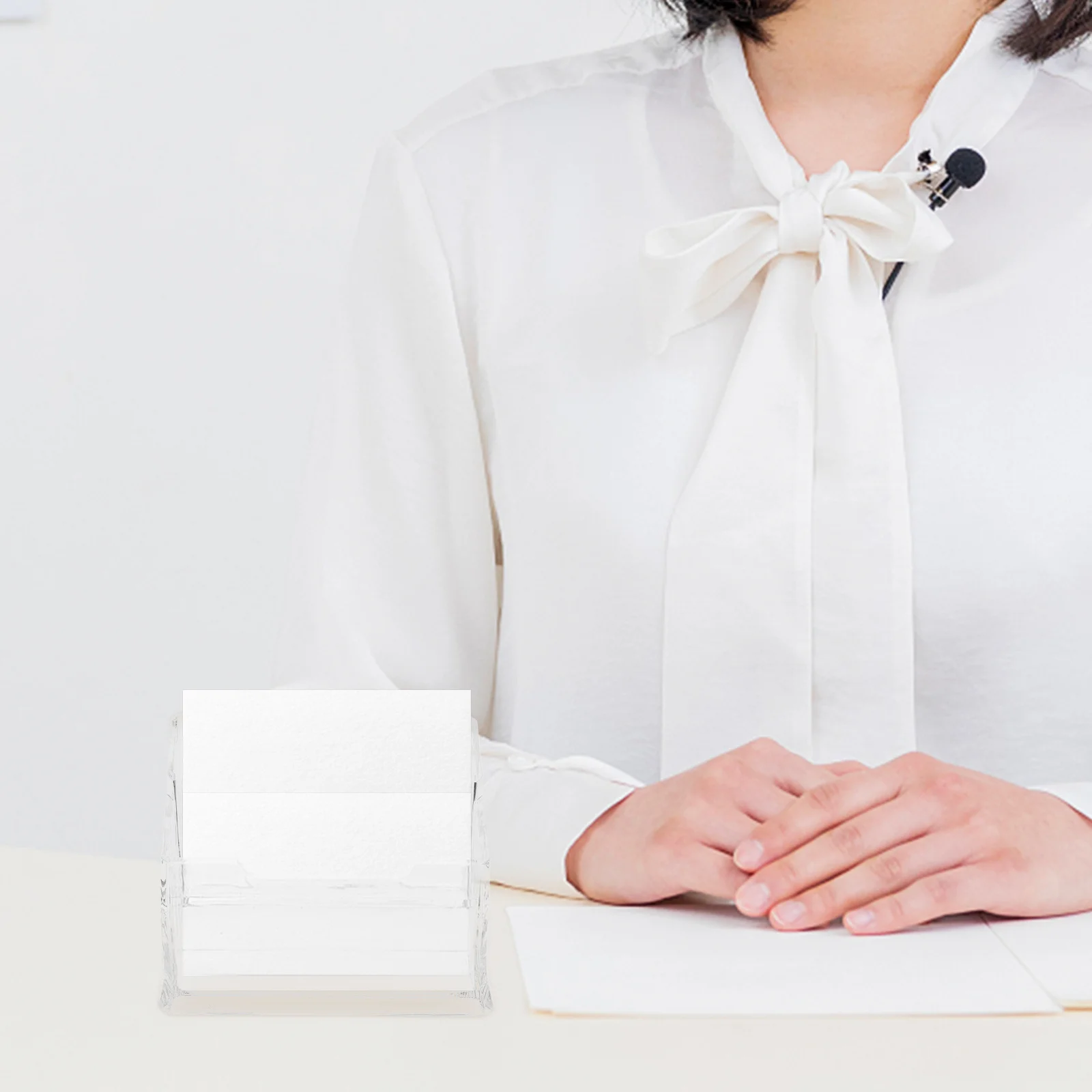 

Business Card Display PP Material Non Slip Base Simple Table Card Holder Organizer Postcard Display Stand