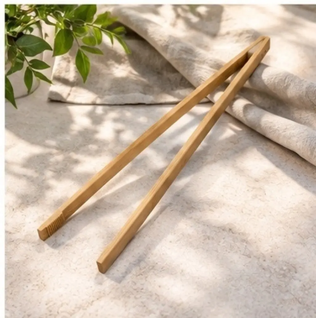 2Pcs Bamboo Garbage Clamp Trash Picker Upper Tool Extended Reach Grabber for High Shelf Storage Litter Picker Heavy Duty Cleaner