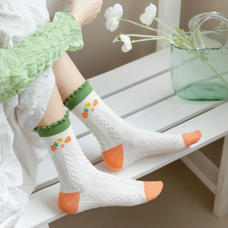 2024 Spring and Summer New Sock Female Pink Twisted Tube Socks Sweet and Small Floral Cute Student Kawaii Socks Medias