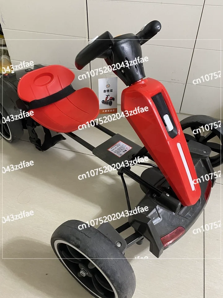 

Подходит для мужчин и женщин, портативный и складной четырехколесный электрический картинг