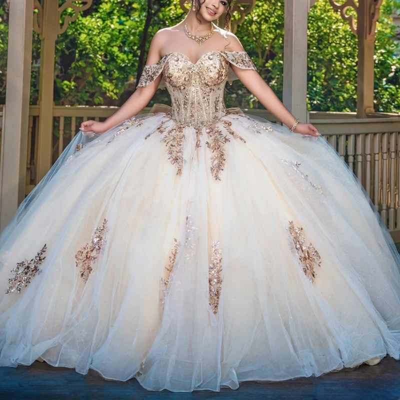 Light Champagne Glitter Quinceanera Dresses Off Shoulder Ball Gown Sweet 16 Dress Applique Lace Beading Bow Tull Party Birthday
