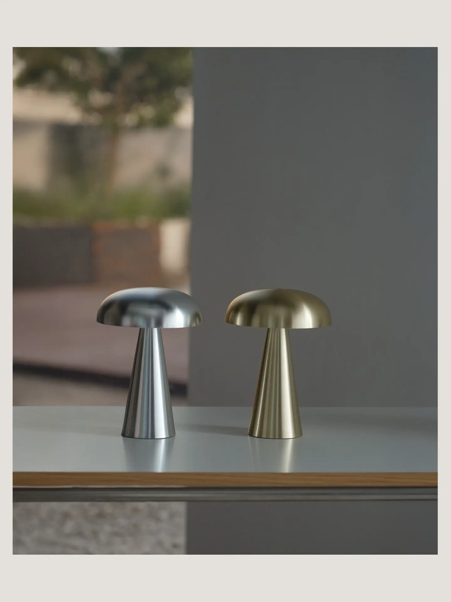Bedside lamp with atmosphere, charging table lamp, mushroom red SC53 night light, bedroom niche design, ins style