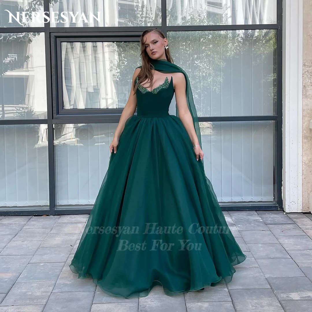 

Nersesyan Emerald Green Glitter Prom Dresses Sequins Off Shoulder Ball Gowns Backless Princess Women Party Gowns 2025 Customized