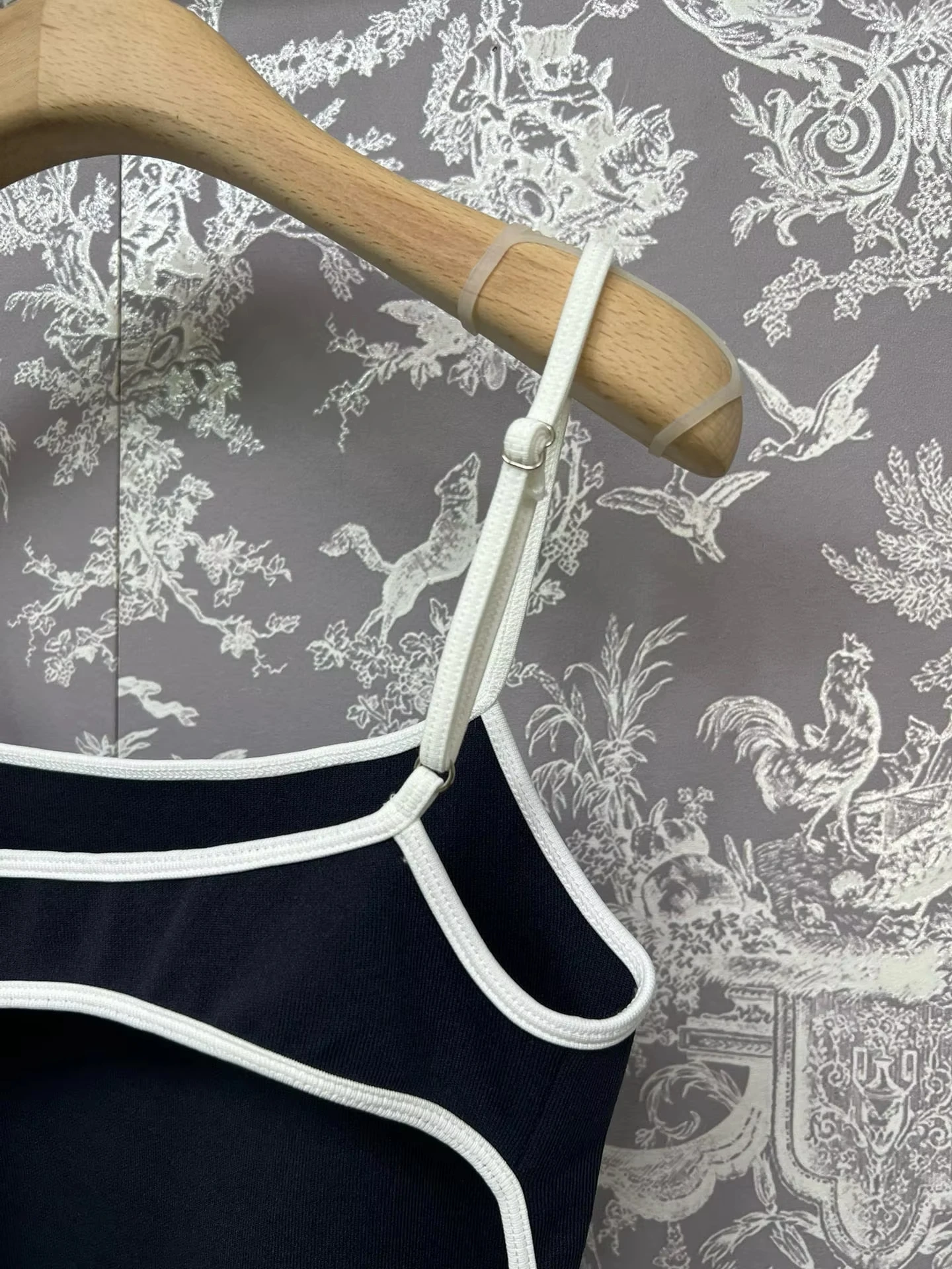 Maillot de bain une pièce classique contrasté avec lettres brodées, coupe cintrée, dos nu, vêtements permanents pour femmes, nouvelle collection été 25
