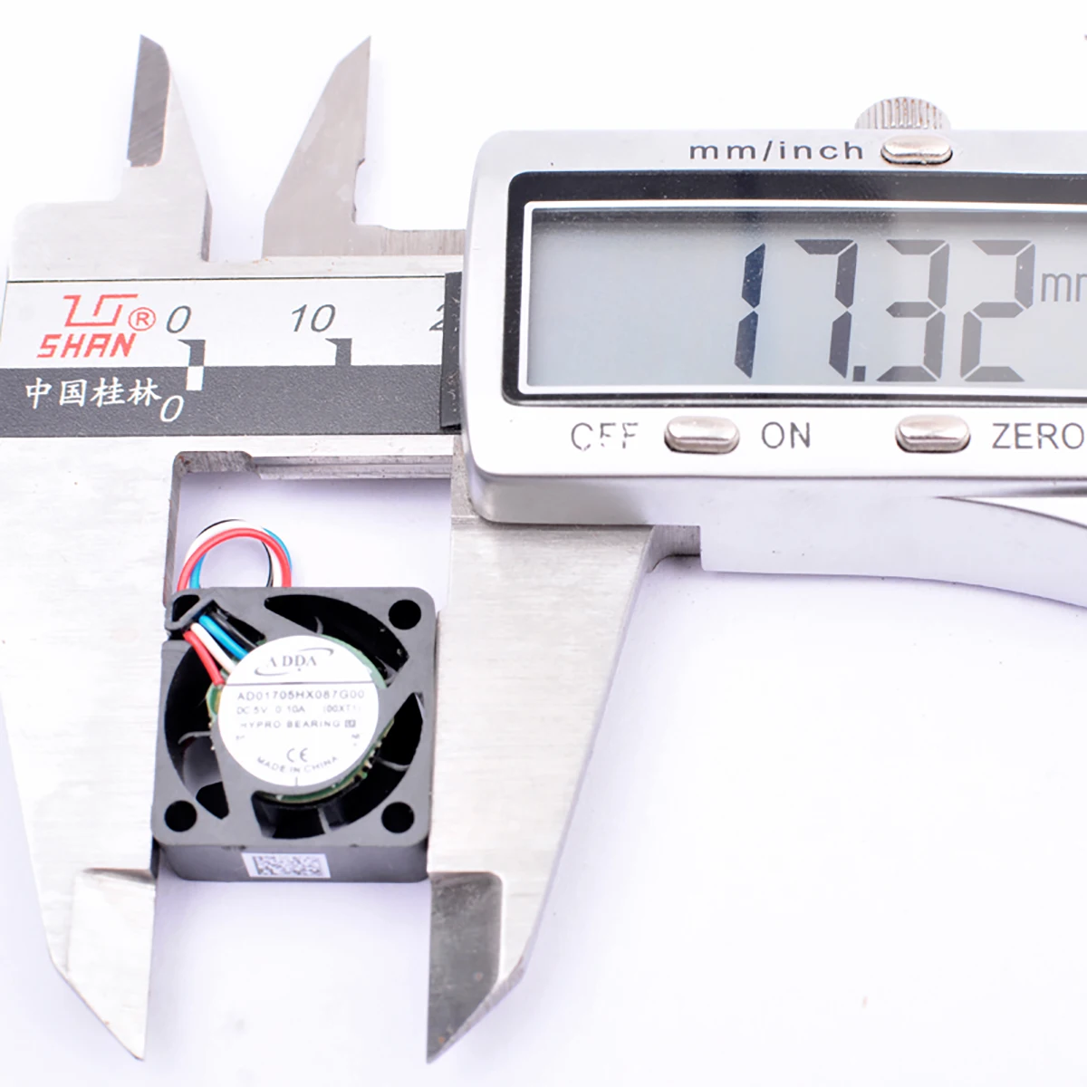 

AD01705HX087G00 5 В 0,10 А 1708 Малый вентилятор с микроинтеллектуальным управлением скоростью