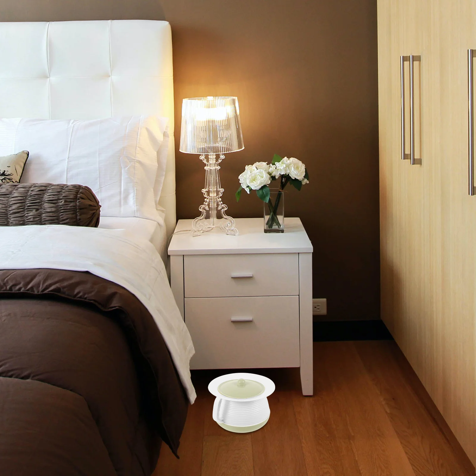 مبصقة بلاستيكية مع غطاء وعاء غرفة المنزل مبولة للأطفال المعاقين المسنين المحمولة المغطاة ليلة مبولة وعاء التبول