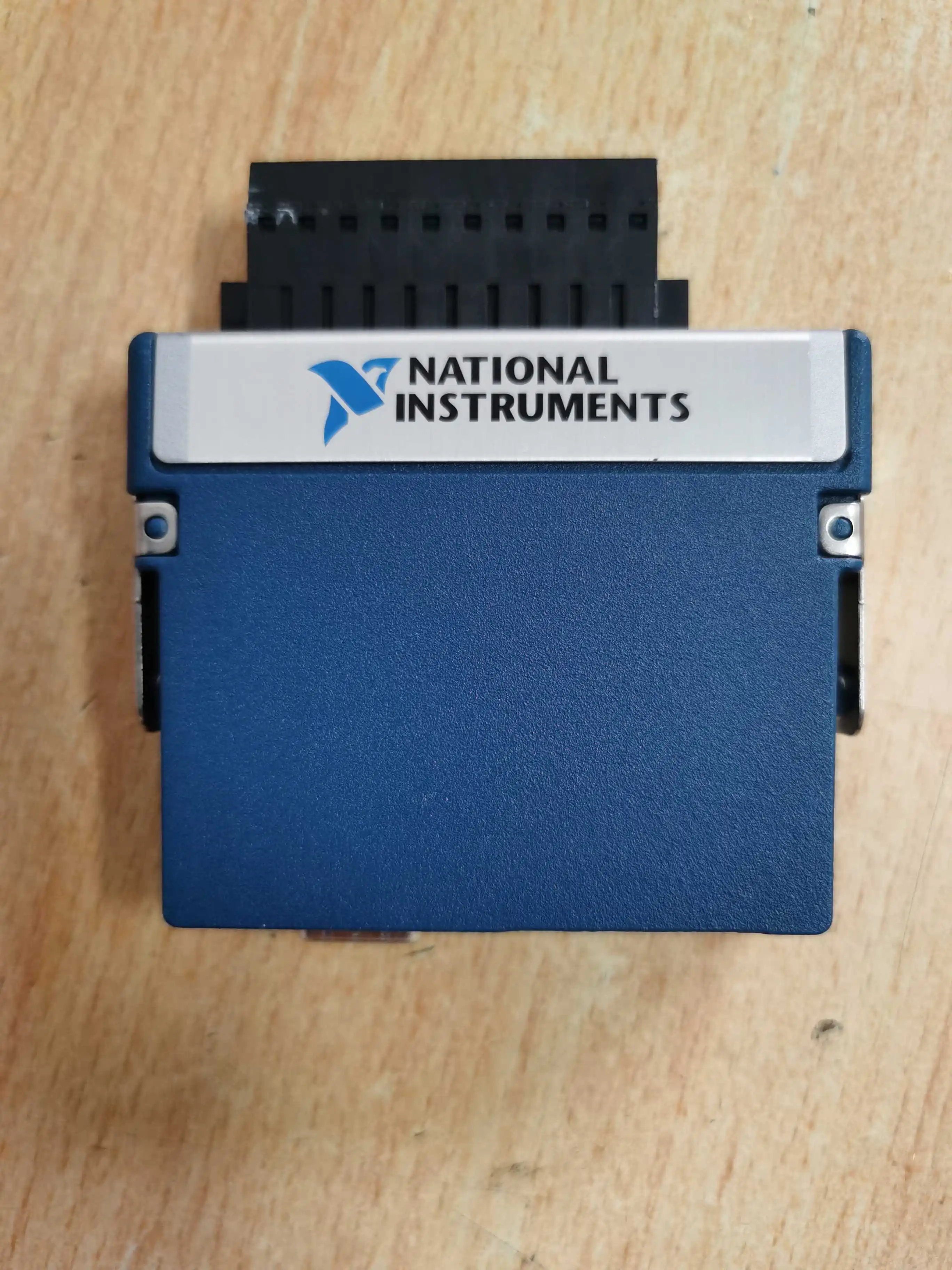 For NI 9263 analog output module NI 9263 779012-01 has good color.