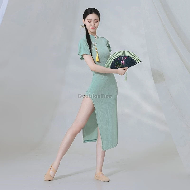 

2024 solid color gentle temperament dancing qipao chinese classical dance performance clothing elegant vintage slit satin qipao