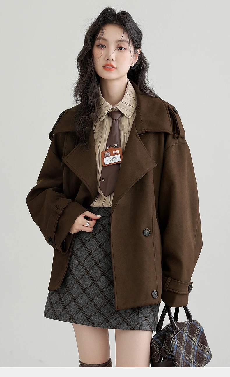 Damska kurtka kardigan zamszowa w kolorze kawy, zimowa, nowy design, niszowa, stójka, krótka, robocza, wiatrówka, modna.