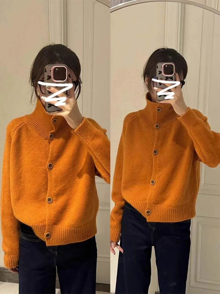 سترة محبوكة رمادية بياقة عالية للنساء، موديل ربيع وخريف 2025 الجديد، بأسلوب كوري عصري وأنيق، إحساس راقي