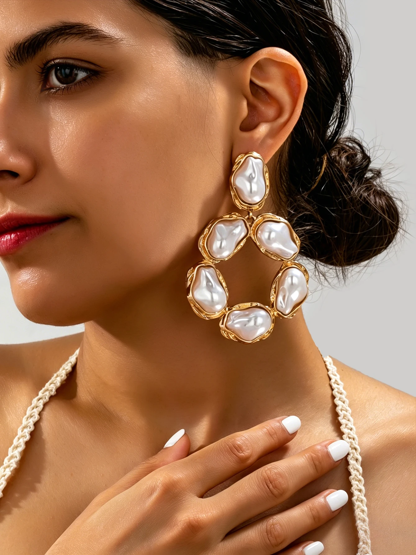 Extra-Large Irregular Baroque Pearl Hoop Dangle Earrings for Women, Textured Gold-Edged Large Hoop Earrings, Exaggerated Accessories for Weddings and Banquets