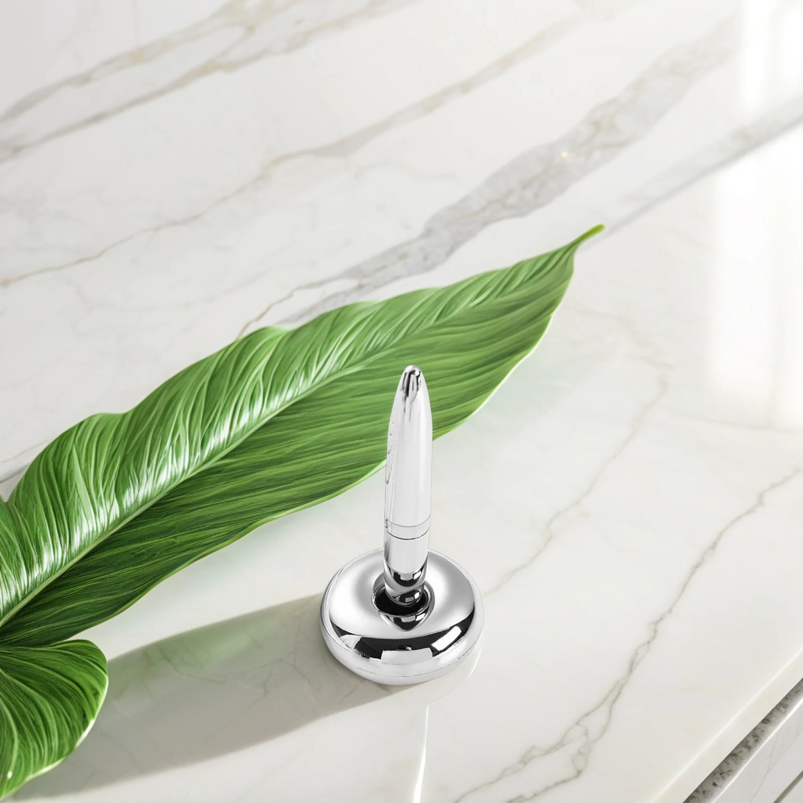 

2Pcs Ballpoint Pens Magnetic Suspension Design Floating Metal Pen for Business Office Use Comfortable Writing Experience Ideal