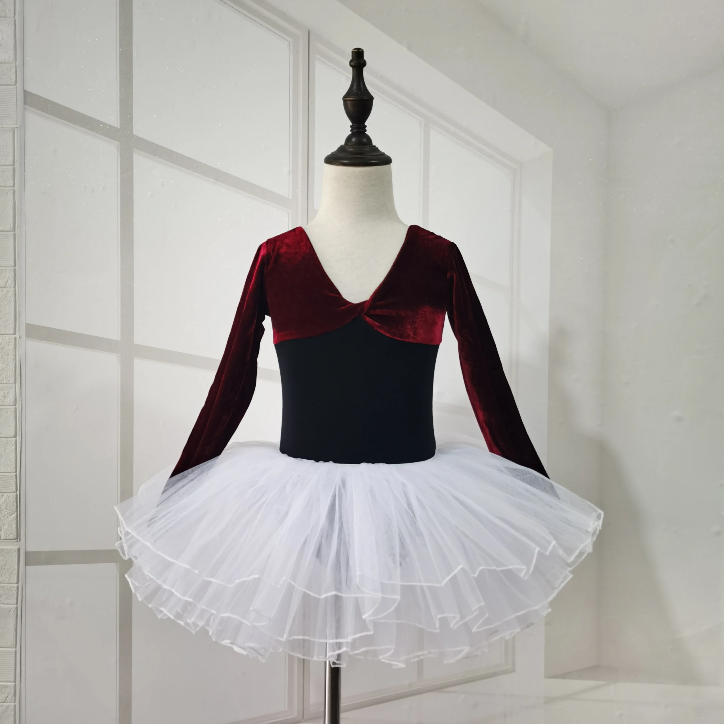 

Girls Long-sleeve Ballet Leotards Gymnastics Bodysuit Kids Ballet Dress Child Ballet Tutu Skirt Dancewear Dance Costume