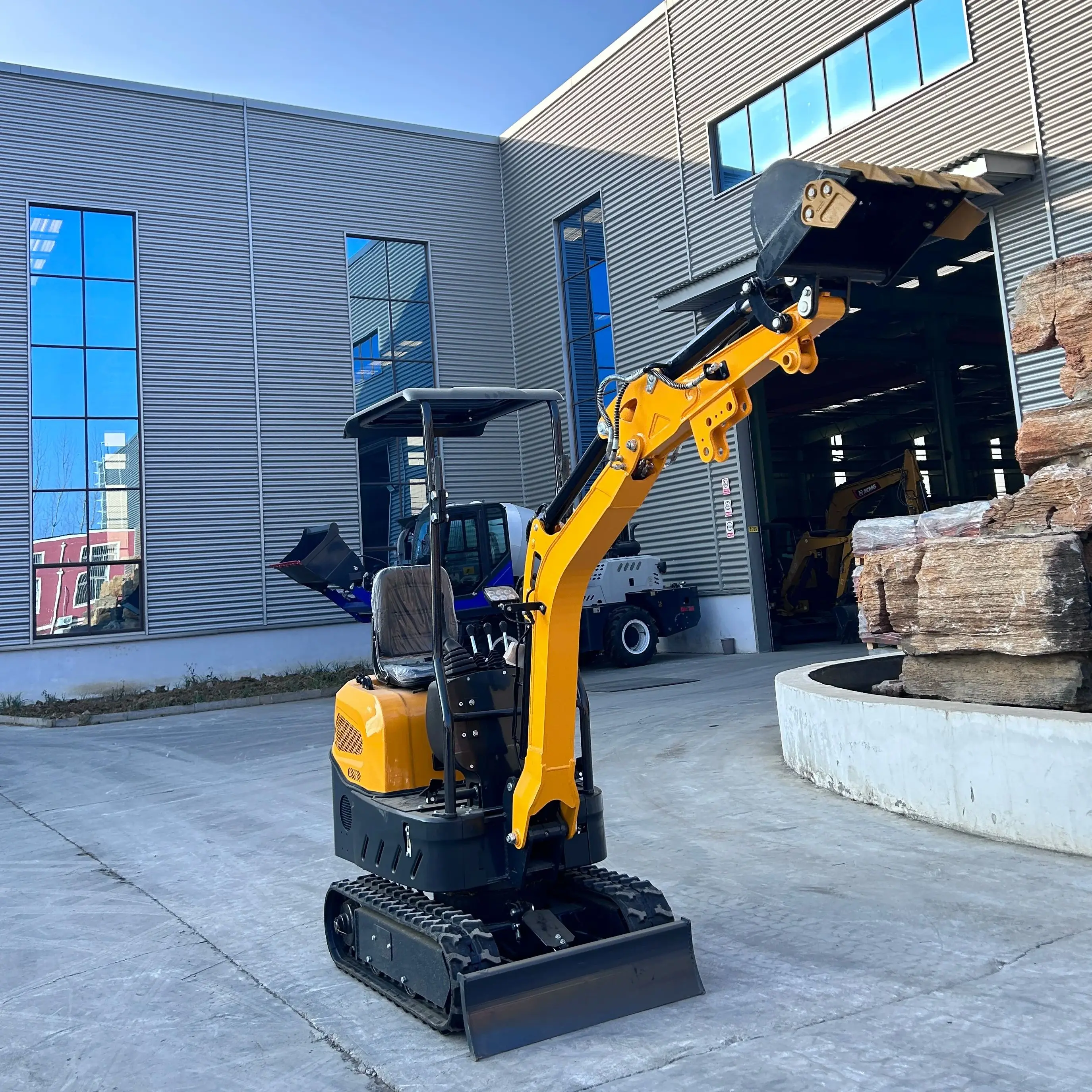 Custom Mini 1.2 Ton Excavator Euro 5 Engine CE Certified Compact Digger for Construction and Farm Use