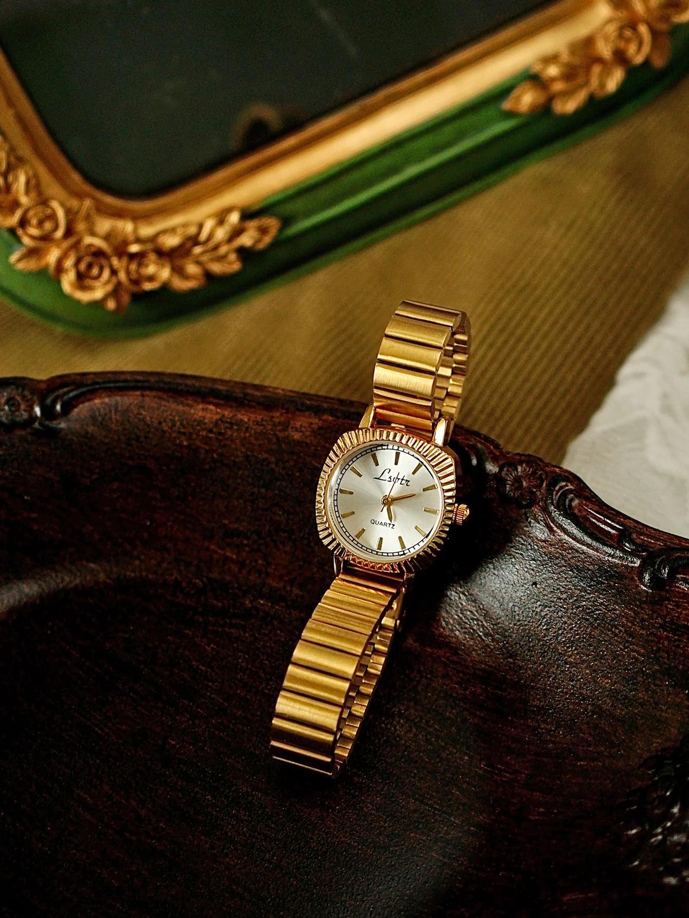 1 new gold French simple style elegant atmosphere exquisite compact ladies quartz watch stainless steel strap simple waterproof niche fashion elegant ladies watch suitable for daily wear decoration and gifts