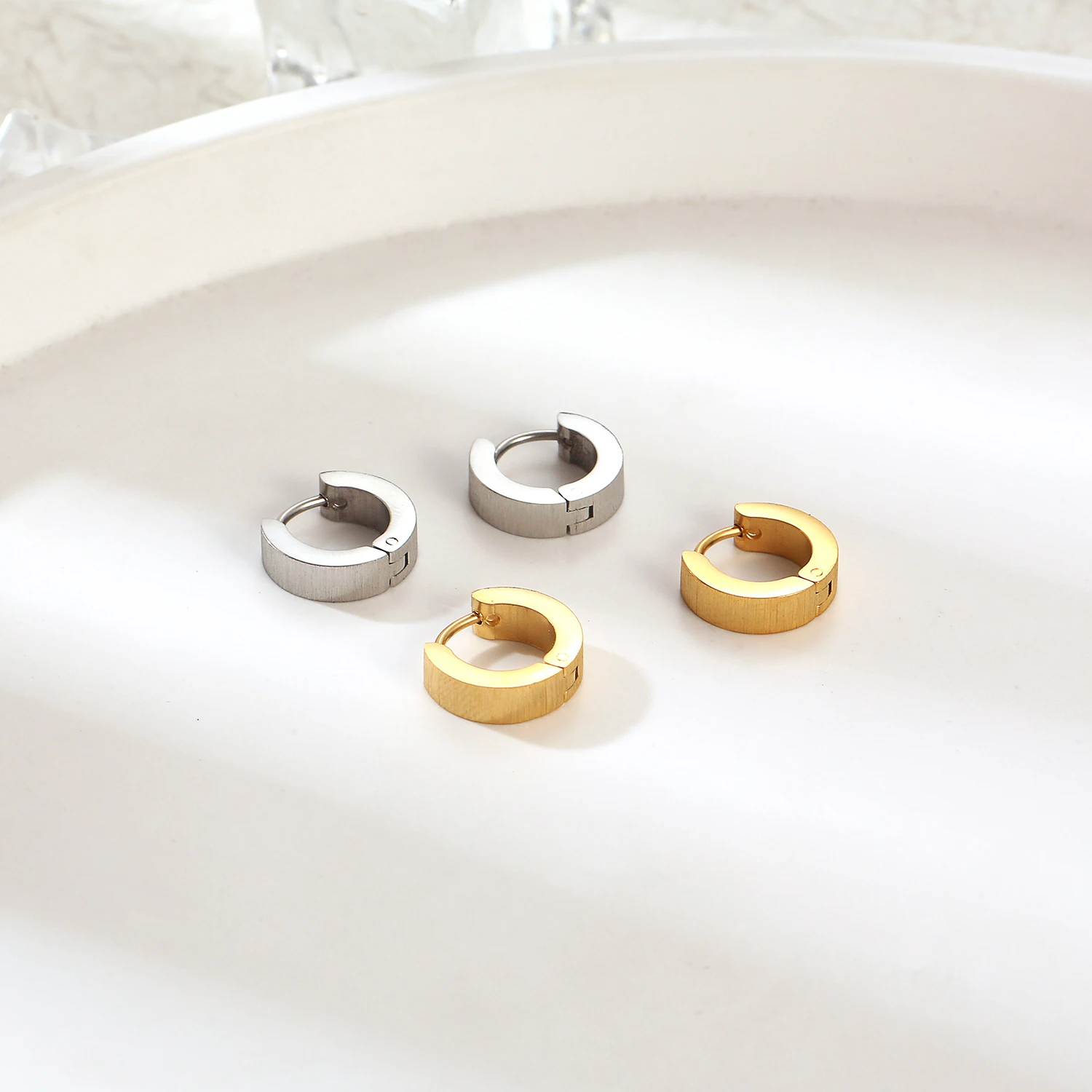 Stainless Steel Minimalism Sliver Color And Gold Plated Fashion Delicate Stud Earring Jewelry Gift For Women image 3