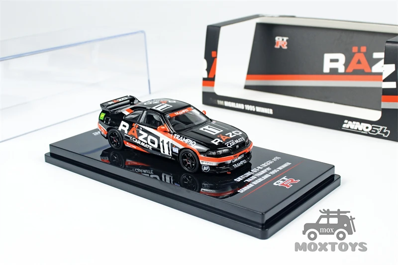 إينو 1:64 سكاي لاين GT-R R33 # 11 رازو ترامبيو أسود # 11 نموذج سيارة دييكاست