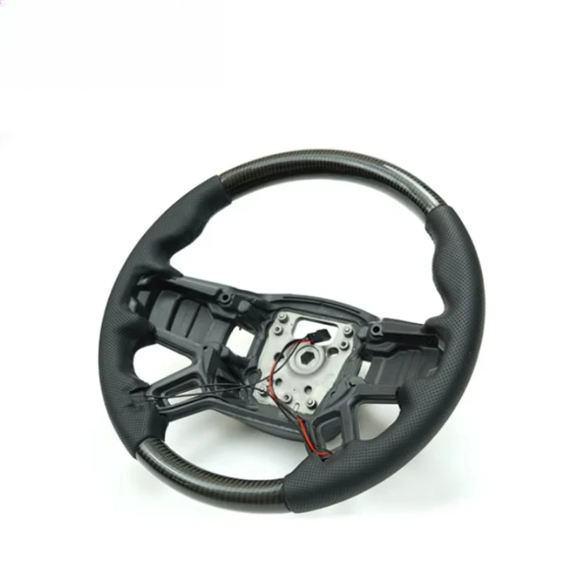 2020-2023Year Defender 90 110 130 CARBON NAPA ALUMINIUM CARBON and BLACK WITH HEATING STEERING WHEEL