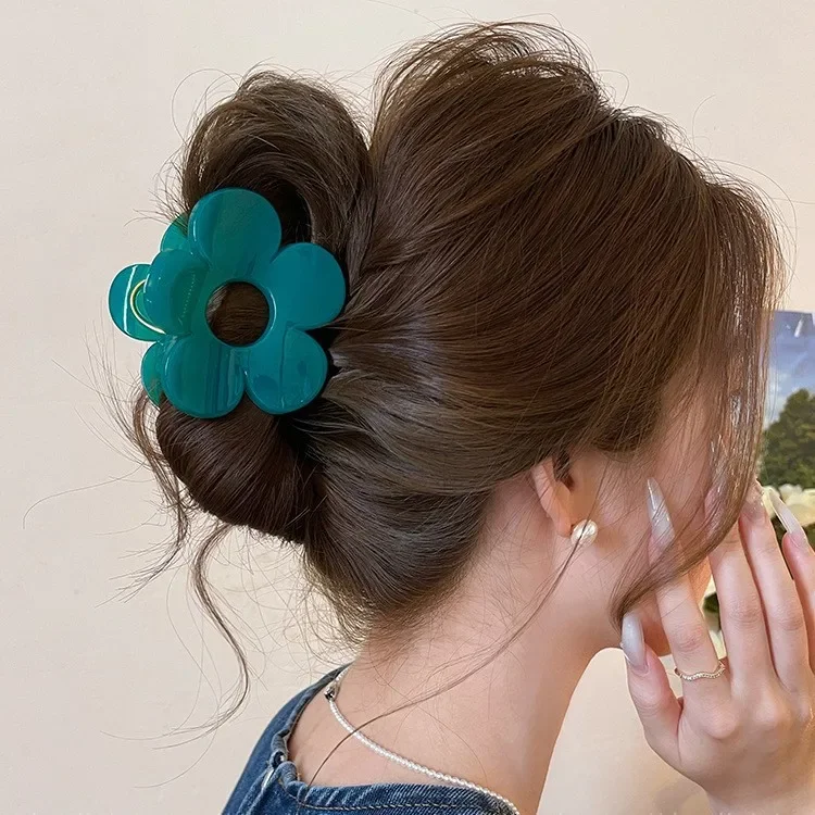 Bunte hohle Blumen-Haarklammer aus Acetat, sanfte Blumen, Krallenclip im koreanischen Stil, süßer Hai-Clip, Haarschmuck für Frauen und Mädchen