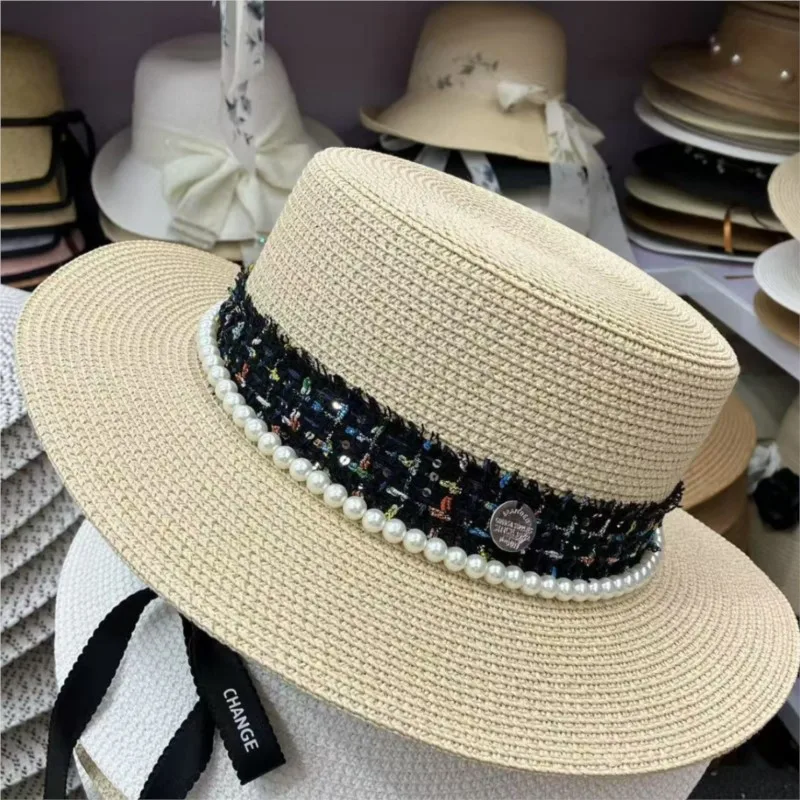 

A flat-topped hat is stylish and fashionable woven with flat brim