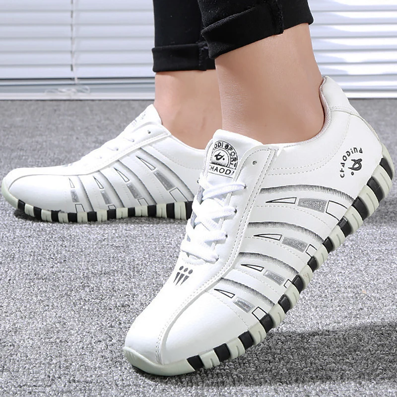 Sepatu Olahraga Sneakers Wanita Sepatu Kasual Lari Berenda Bergaris Fashion Mewah Wanita Musim Gugur Nyaman Ukuran Besar 41