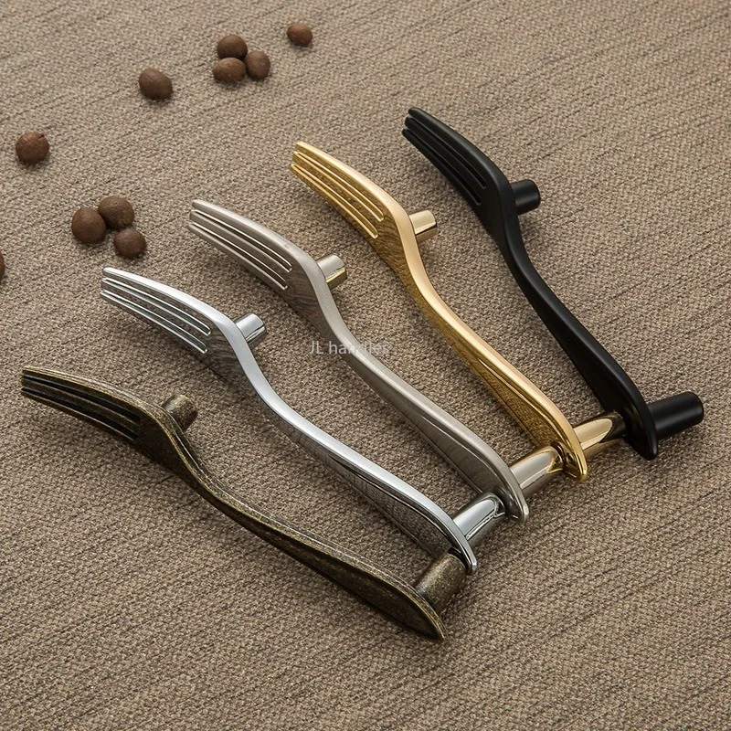 1Pcs Creatieve Mes Vork Lepel Ontwerp Zinklegering Keukenkast Handgrepen Kast Lade Knoppen Furniture Hardware cabinet knobs