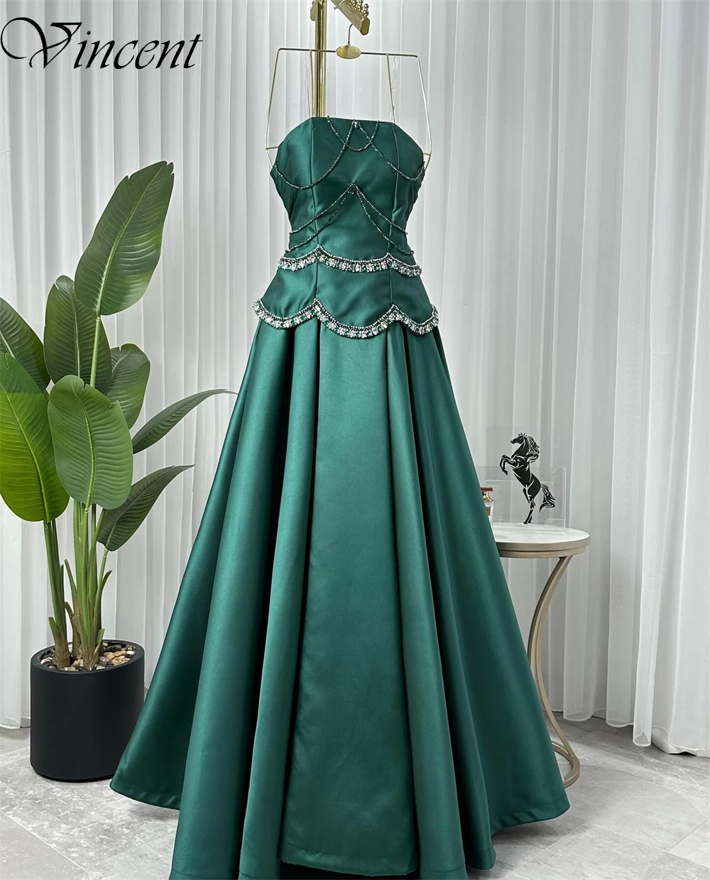 Customized Green Satin Beading and Crystal Prom Dresses Simple Court Train Celebrity Gown Classic Strapless A-Line Evening Dress