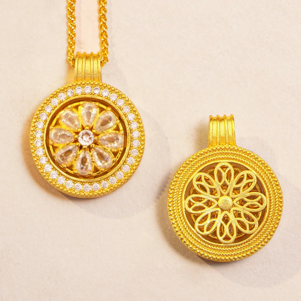 Sunflower compass necklace light luxury small collar bone chain female style 9999gold