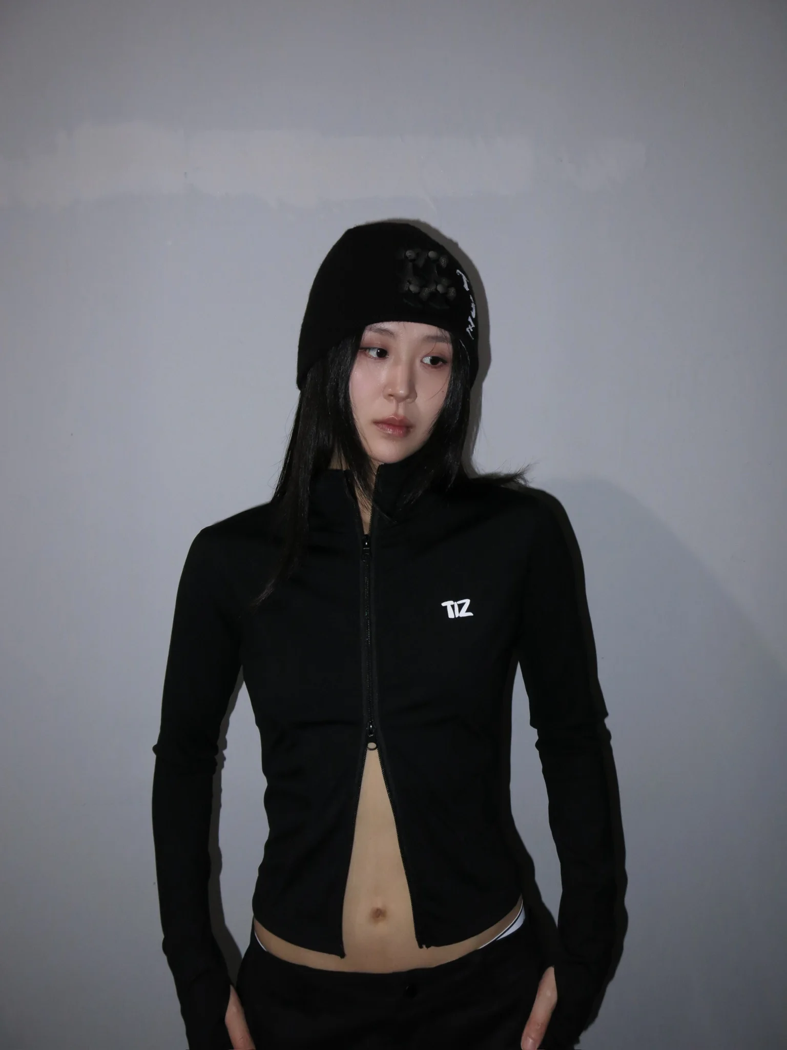 

Женская куртка-бомбер с воротником-стойкой на молнии, быстросохнущая, с пэчворком и небольшой нашивкой, из экологичного полиэстера, для повседневной носки