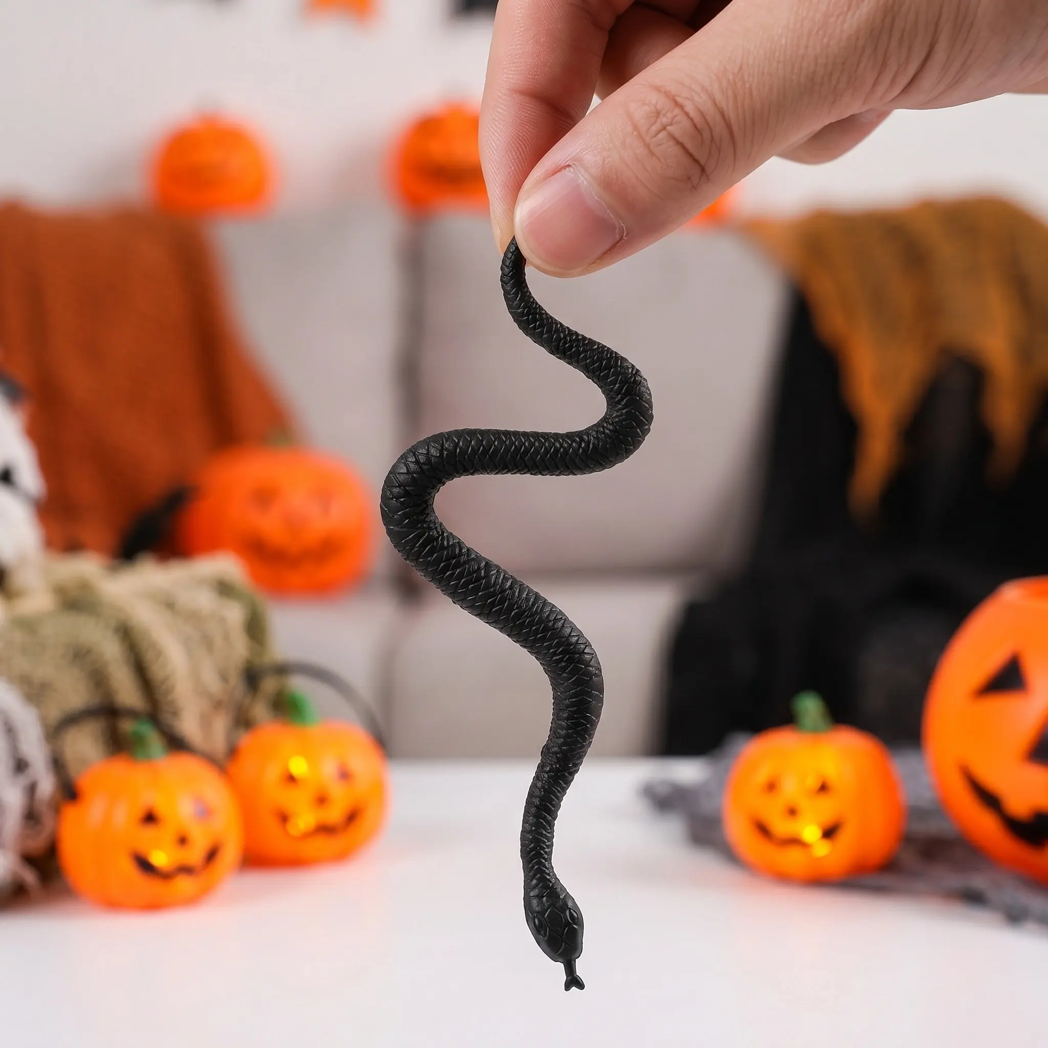 100Pcs Scary Snake Simulation Tricky Props Halloween Decoration Lifelike Prank Supplies Artificial Wildlife Playthings