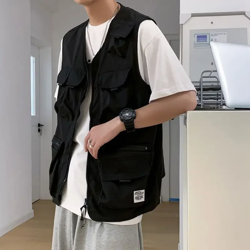 

Edgy Streetwear Sleeveless Vest for Men​ Summer Lightweight Oversized Jacket with Functional Pockets Retro Workwear Outerwear