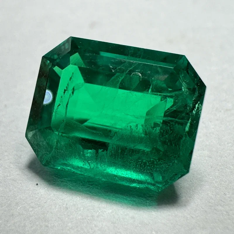 Lab Grown Columbia Emeralds Hydrothermal Hand Cutting Emerald Cut With Cracks Inclusions Inside Selectable AGL Certificate