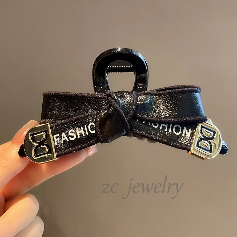 

Sweet Cool Leather Bowknot Exquisite Hair Claw for Women New Bangs Updo Back of Head Shark Clip Hairpin Elegant Hair Accessory