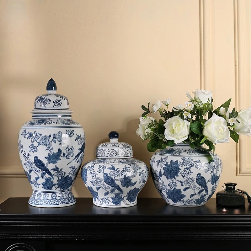 Retro blue and white porcelain ceramic vase ornament B & B tea room home living room dining table flower arrangement