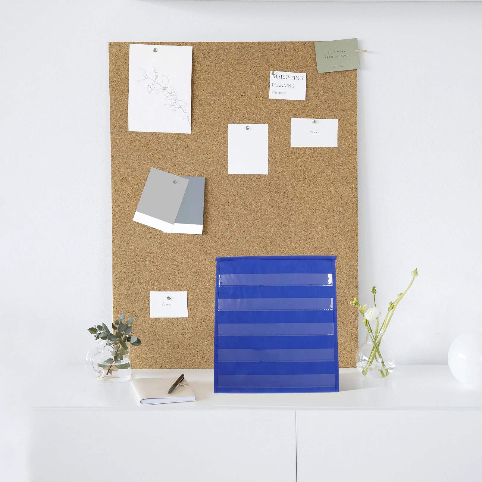 

Sturdy Desktop Pocket Chart Double-Sided Foldable Organizer for Classroom Sentence Strips Index Cards Vocabulary Pictures