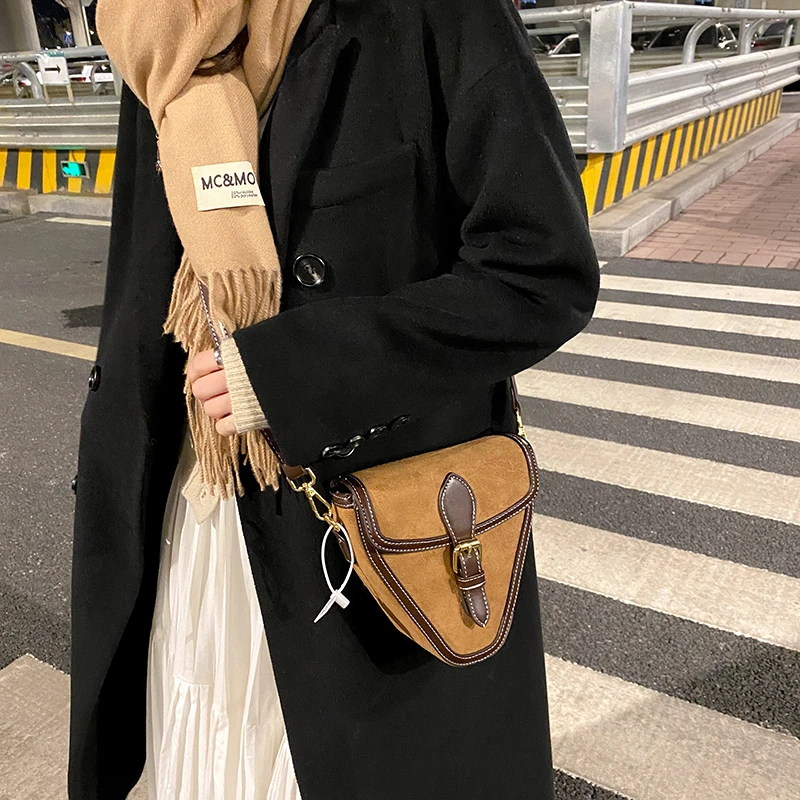 

Luxury Casual Simple Vintage Fashionable Bag for Women with Leather Finish High-End Minimalist Crossbody Handbag