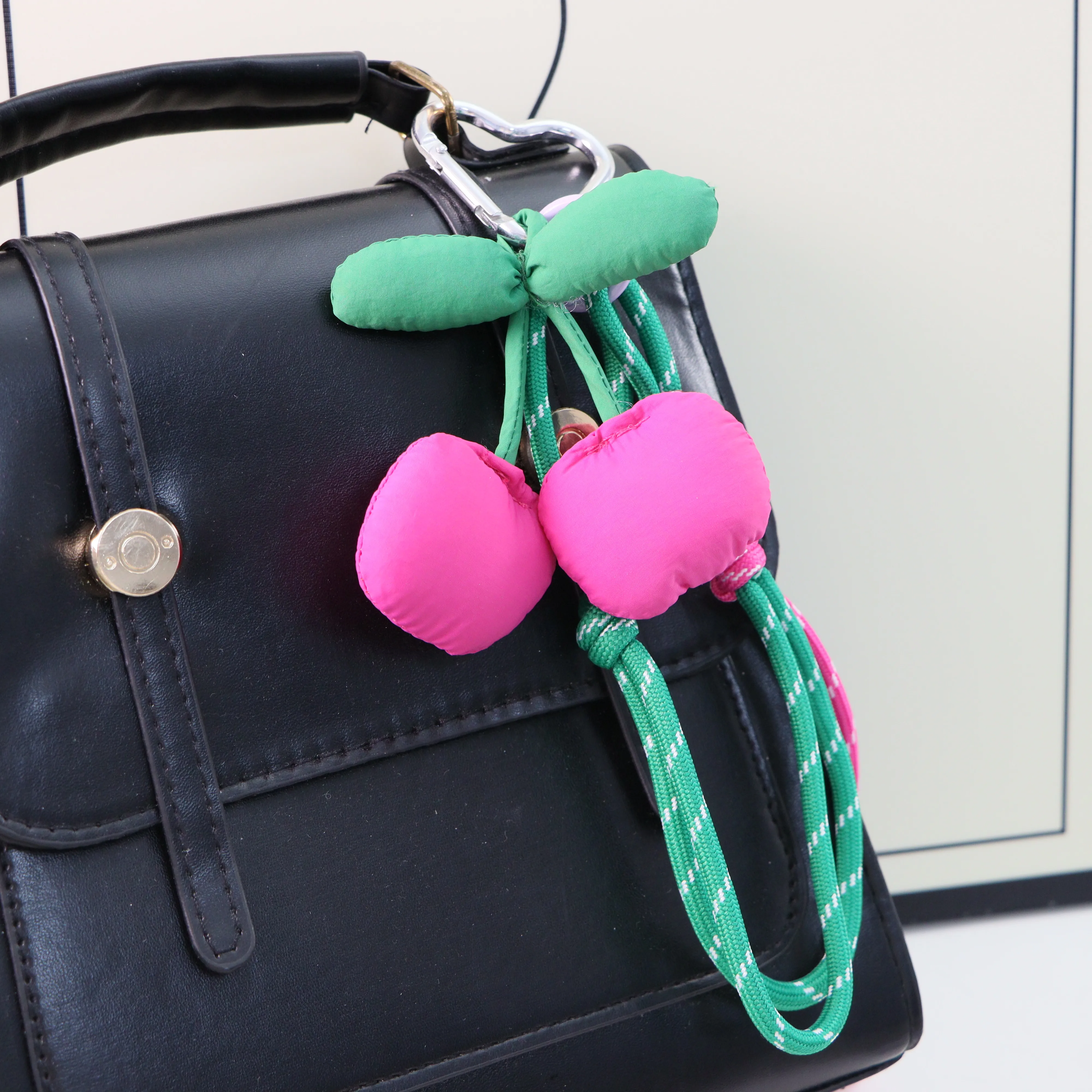 حقيبة على شكل فيونكة بسيطة على شكل نجمة عصرية مصممة خصيصًا / قلادة حبل مضفر / سلسلة مفاتيح