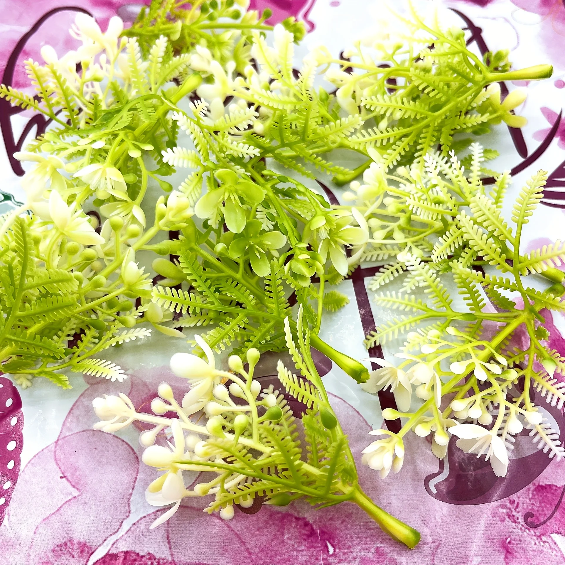 10 Stück künstliche grüne Blätter Blumen Simulation Kunststoff Gras gefälschte Pflanze für Zuhause Wand Dekor Garten DIY Mini Blumen Zubehör – Detail 2