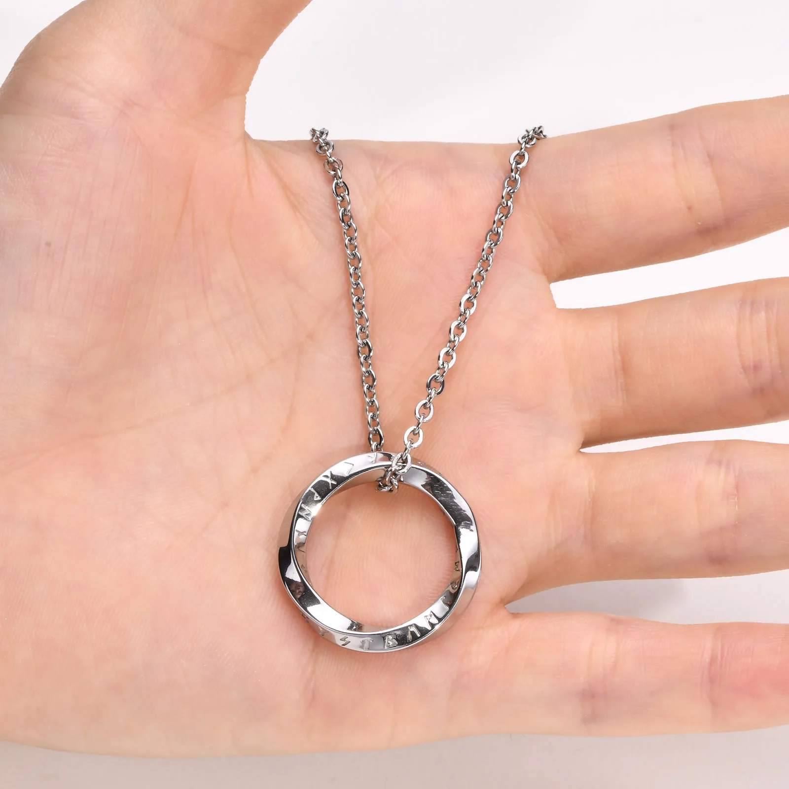 Men\'s Norse Viking Necklaces, Never Fade Silver Color Stainless Steel Mobius Round Pendant Collar Male Gift Jewelry