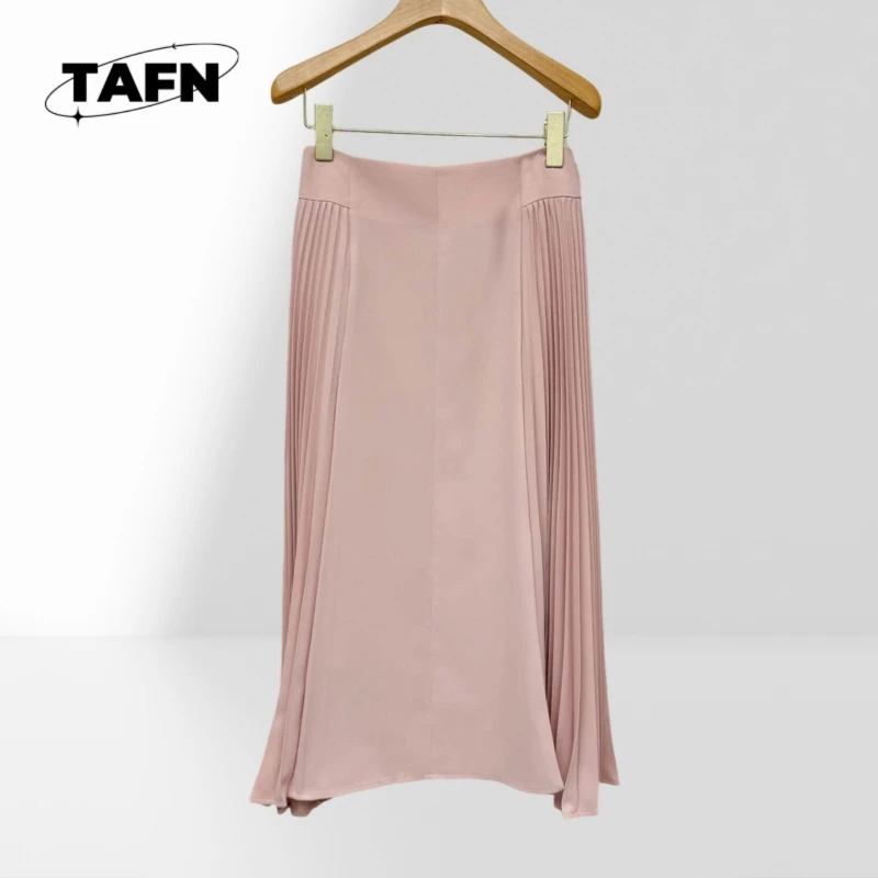 

Skirt Advanced Texture Beautiful Trendy Faux Leather Skirt – Fashionable & Durable for Stylish Outfits AE1210