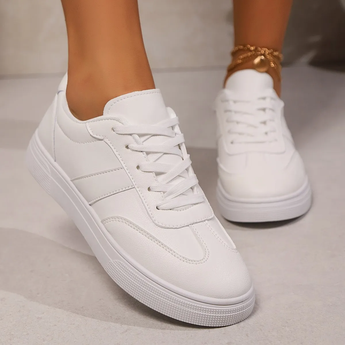 New Hot Selling Fashion White Sneakers Women Hot Casual Skate Flat Shoes for Women Spring Lace Up Casual Leather Sneakers Female