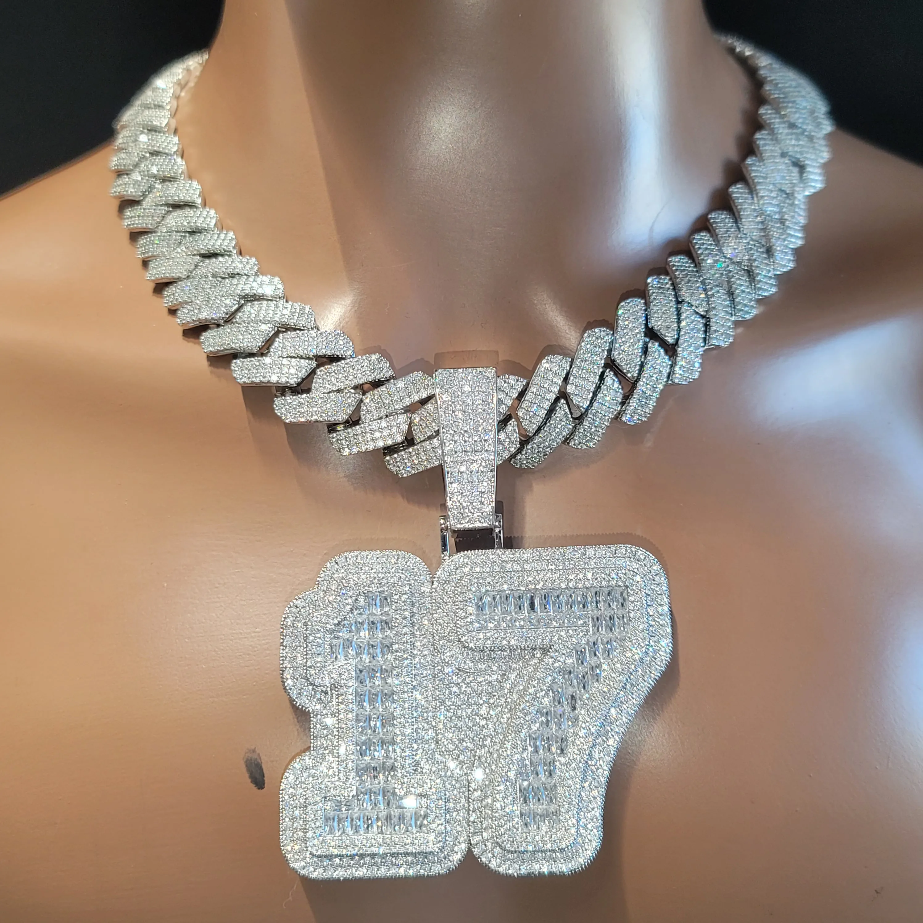 

Iced Out Whole Piece Big Letter Pendant Solid Back Personalized Name Necklace With 20MM Cuban Chain Fashion Jewelry For Party