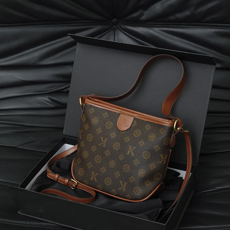 

Новинка 2024 года, большая вместительная женская сумка-тоут, многосторонняя сумка через плечо из натуральной кожи, винтажная шикарная сумка-ведро-бродяга