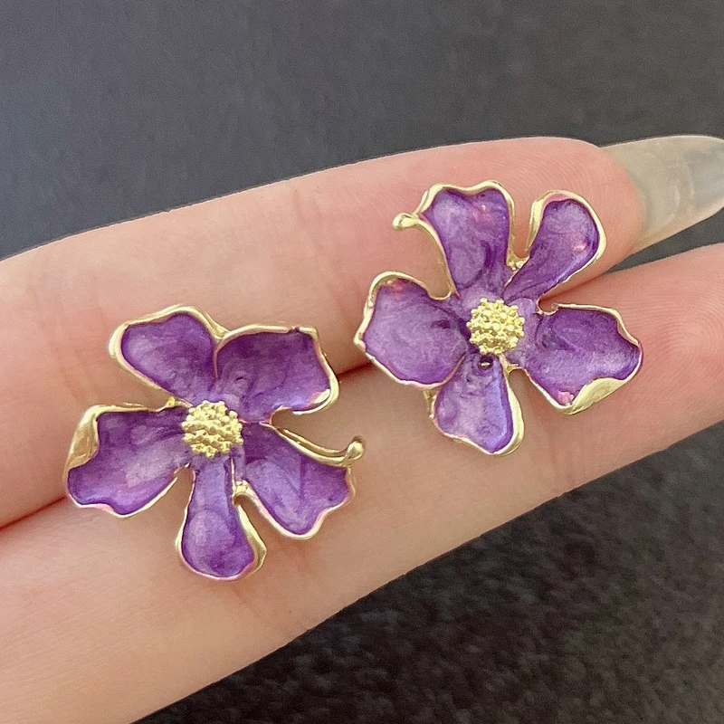 Trendy Purple Enamel Oil Flower Earrings for Women Cute Sweet Metal Twist Five Petal Petals Flowers Stud Earrings Party Jewelry