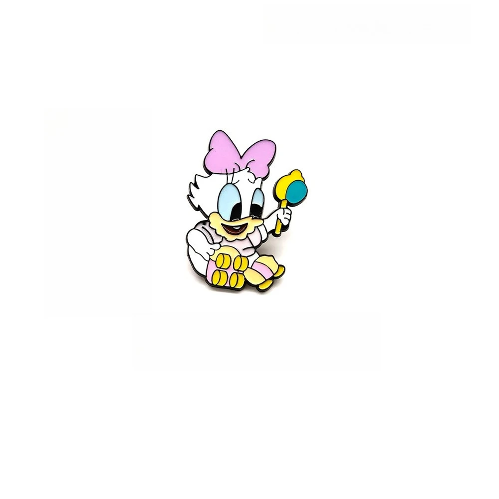 Miniso cute Daisy duck metal brooch European and American classic cartoon character badge girl medal clothes bag accessories