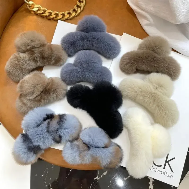 Winter Faux Fur Hair Claw For Women Girl Plush Hair Clip Barrette Crab Hairpin Back Head Ponytail Hair Accessories Headwear