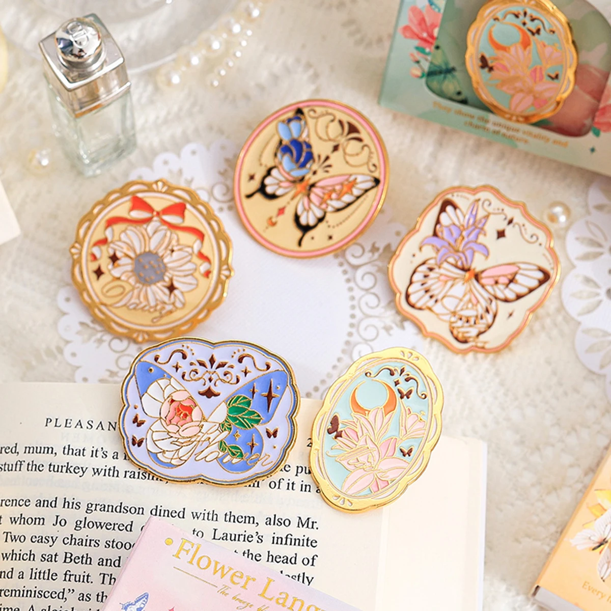 قطعة واحدة من مشبك الإشارة المرجعية المعدني بنمط زهور الفراشة، حرفية منقوشة، لمشبك تزيين تخزين المستندات المكتبية للدراسة.