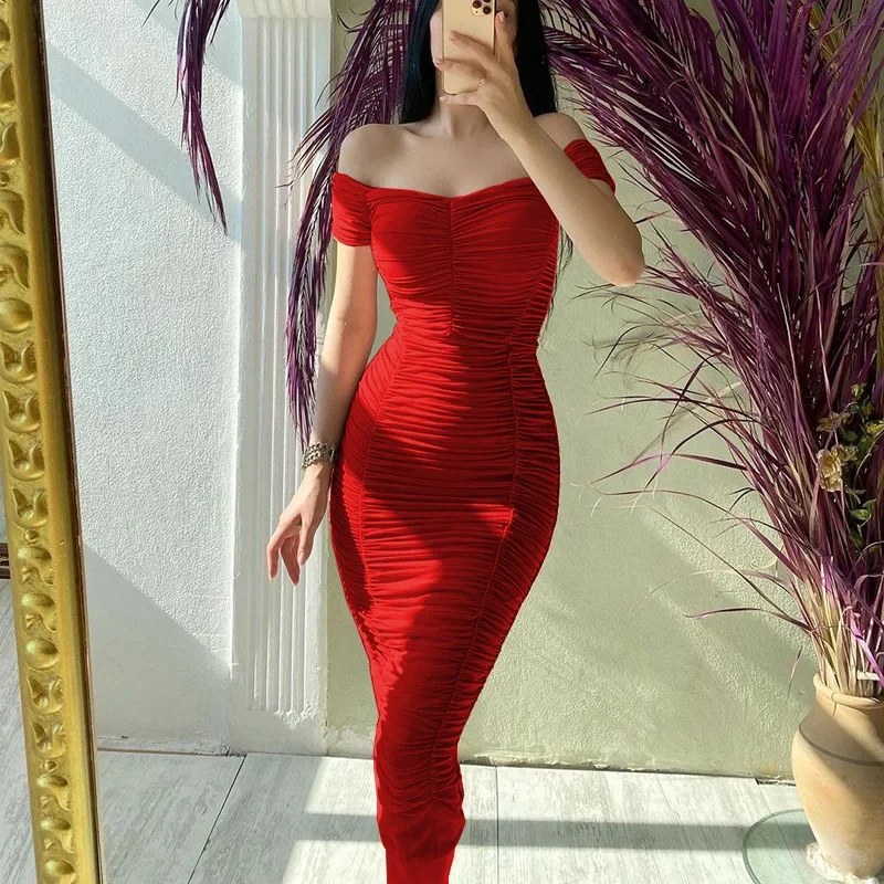 المرأة بكتف واحد تنورة طويلة مطوي ، أحادية اللون ، مزاجه أنيق ، النمط الأوروبي والأمريكية ، الصيف ، جديد